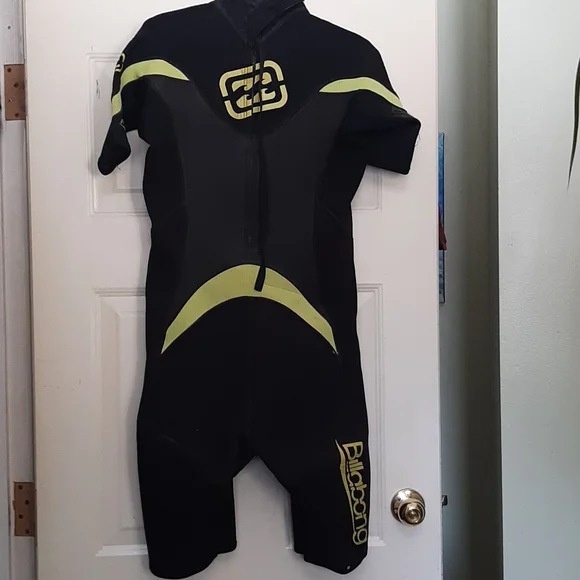 Wetsuit - Picture 2 of 3